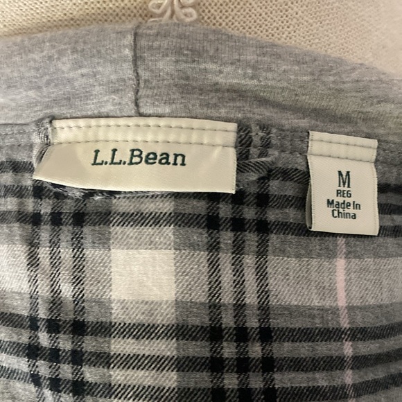 LLBean women’s size medium robe. Great condition - Picture 4 of 4